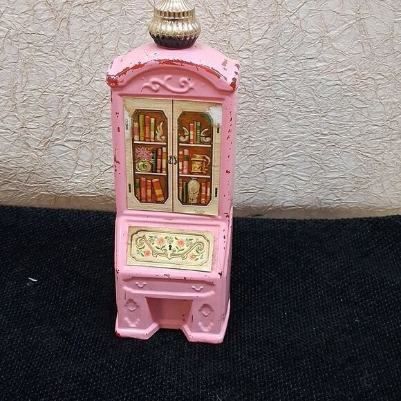 Vtg. Tins & Powder boxes & vintage Avon bottle - Picture 13 of 16